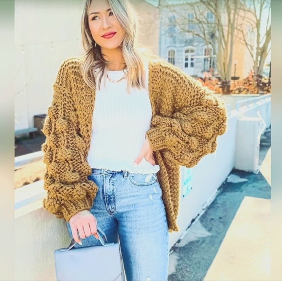 Oversized Chunky Knit Cardigan - Picture 1 of 10